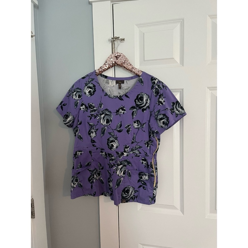 Jaanuu Large Side Zip Scrub Top